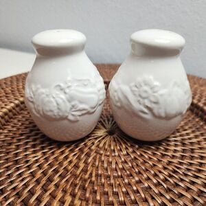 Vintage Autumn White Salt & Pepper Shakers, Sunflower, Pumpkins, Gourds,‎ Fruit!